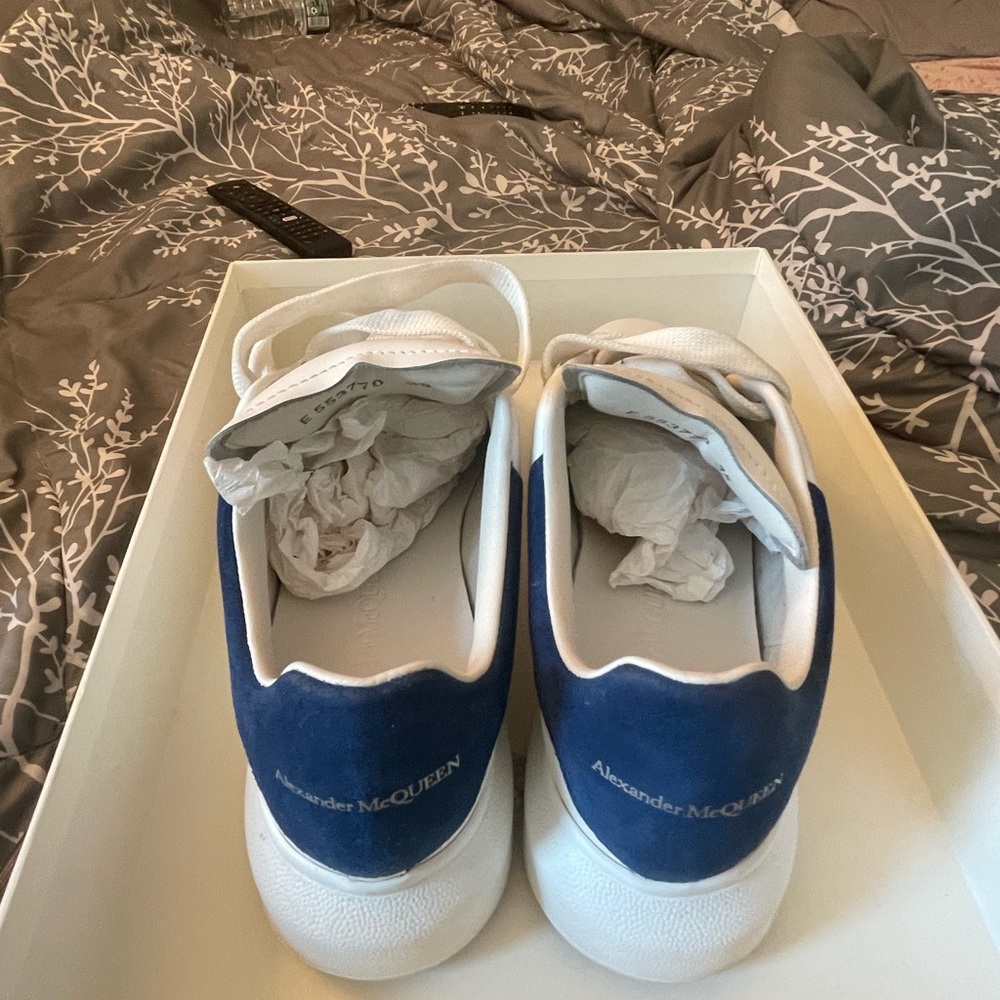 Alexander McQueens size 5